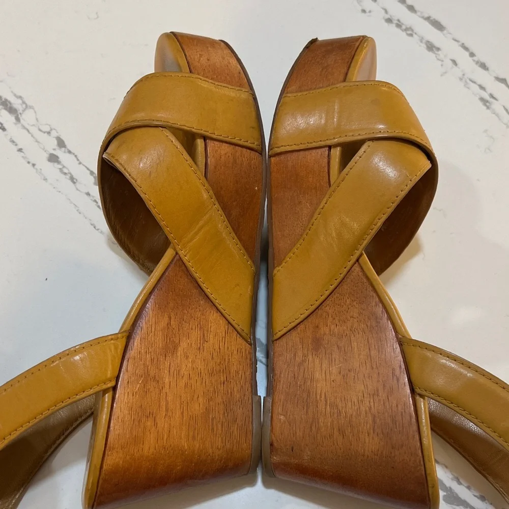 Tory Burch Tan Almita Wood Platform Leather Wedges size 7.5M
